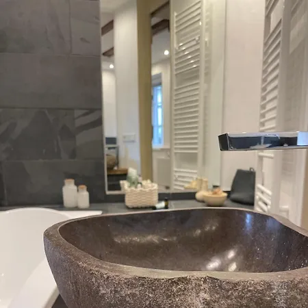 2 Kleine Altstadt-ferienwohnungen Mit Garten & Herz شقة باد كروزناش