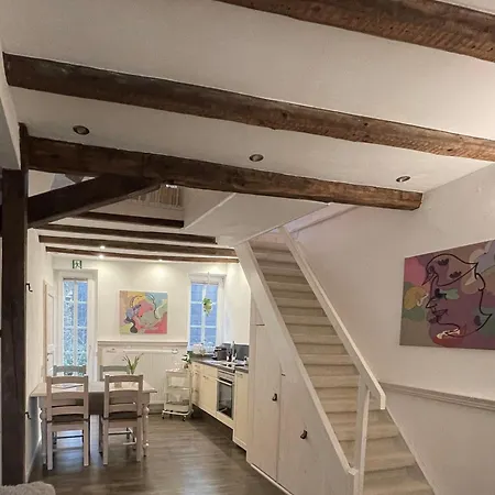 2 Kleine Altstadt-ferienwohnungen Mit Garten & Herz باد كروزناش